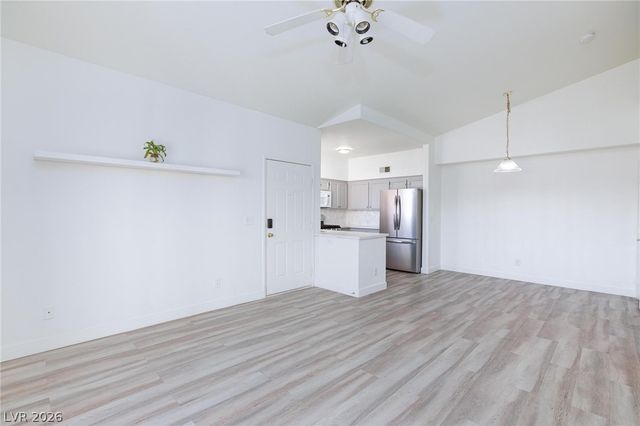 7701 Himalayas Avenue 204, Las Vegas, NV 89128