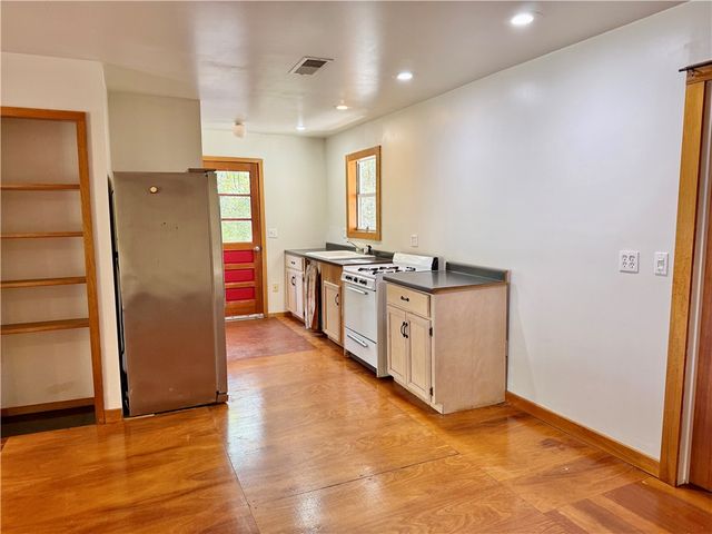 3127 Franklin St Ext SE, Darien, GA 31305