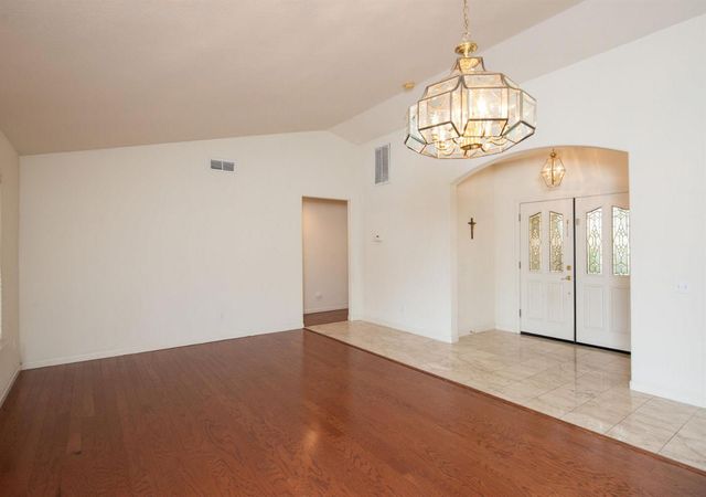 4012 Tapestry Dr, Modesto, CA 95357