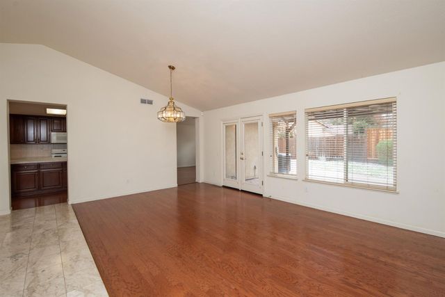 4012 Tapestry Dr, Modesto, CA 95357