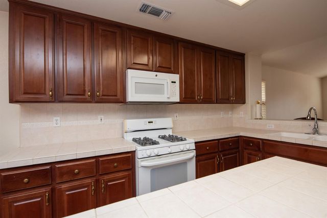 4012 Tapestry Dr, Modesto, CA 95357