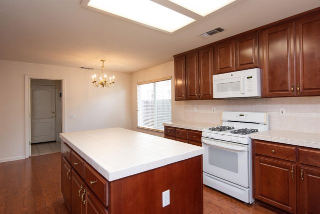 4012 Tapestry Dr, Modesto, CA 95357