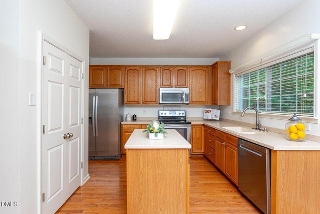 208 Troyer Place, Apex, NC 27502