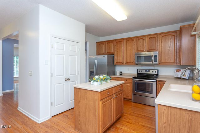 208 Troyer Place, Apex, NC 27502