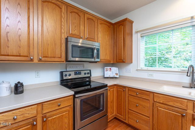 208 Troyer Place, Apex, NC 27502