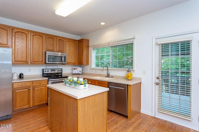208 Troyer Place, Apex, NC 27502