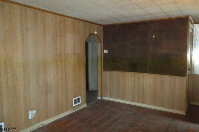 147 Martin Ave, Clifton City, NJ 07012