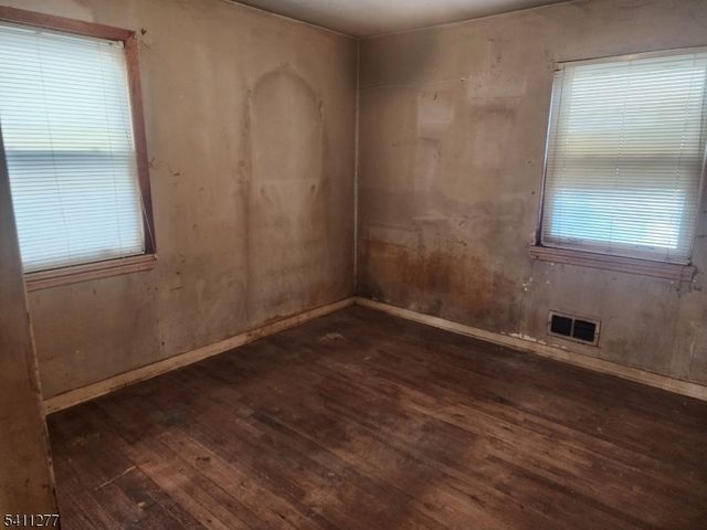 147 Martin Ave, Clifton City, NJ 07012