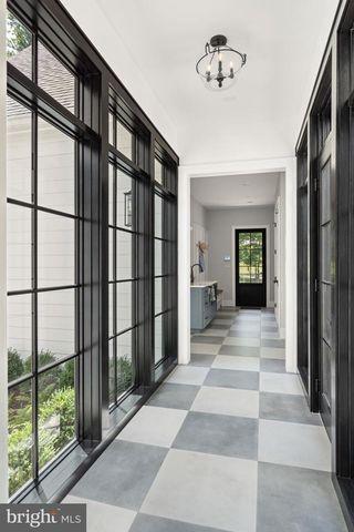 8512 HORSESHOE LN, Potomac, MD 20854