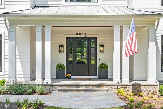 8512 HORSESHOE LN, Potomac, MD 20854