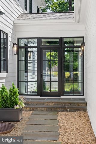 8512 HORSESHOE LN, Potomac, MD 20854