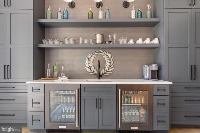 8512 HORSESHOE LN, Potomac, MD 20854