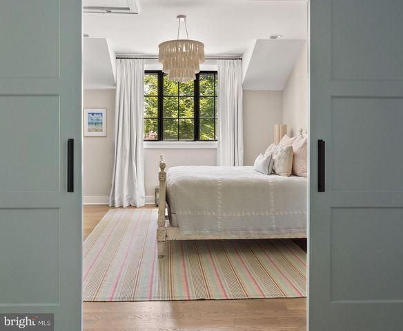 8512 HORSESHOE LN, Potomac, MD 20854