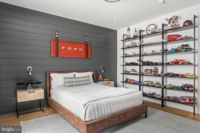 8512 HORSESHOE LN, Potomac, MD 20854