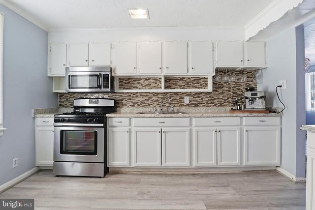 1058 KELLY DR, York, PA 17404