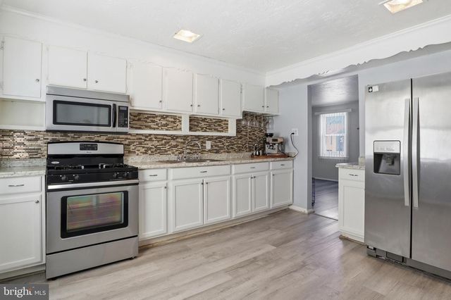 1058 KELLY DR, York, PA 17404