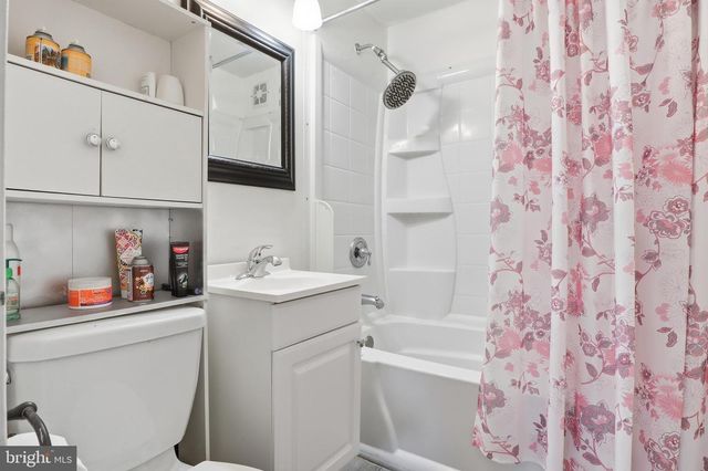 1058 KELLY DR, York, PA 17404