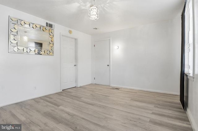 1058 KELLY DR, York, PA 17404