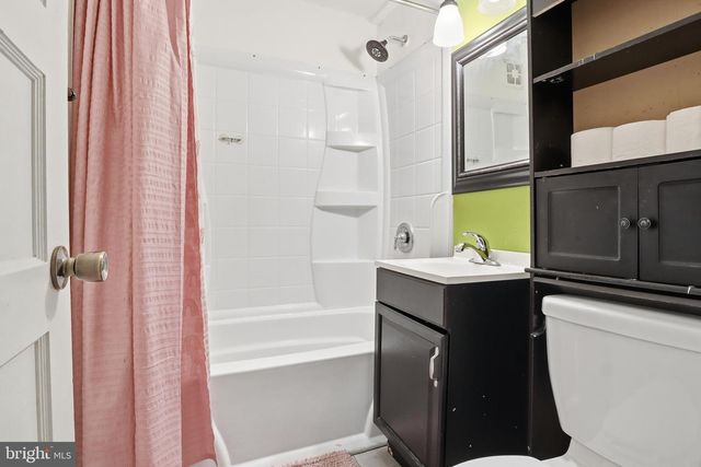 1058 KELLY DR, York, PA 17404