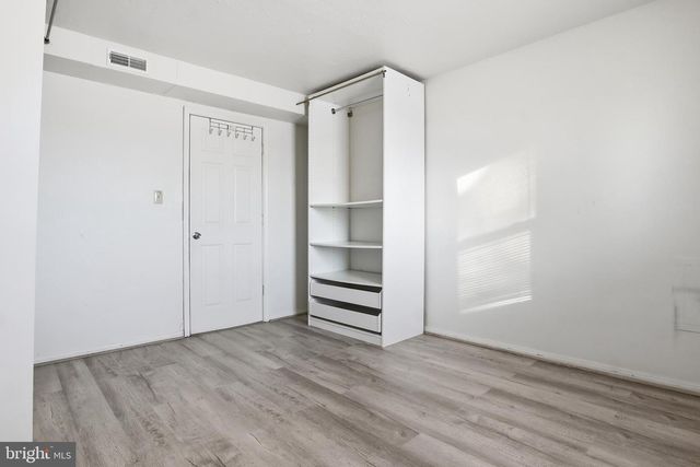 1058 KELLY DR, York, PA 17404