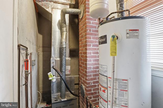 1058 KELLY DR, York, PA 17404