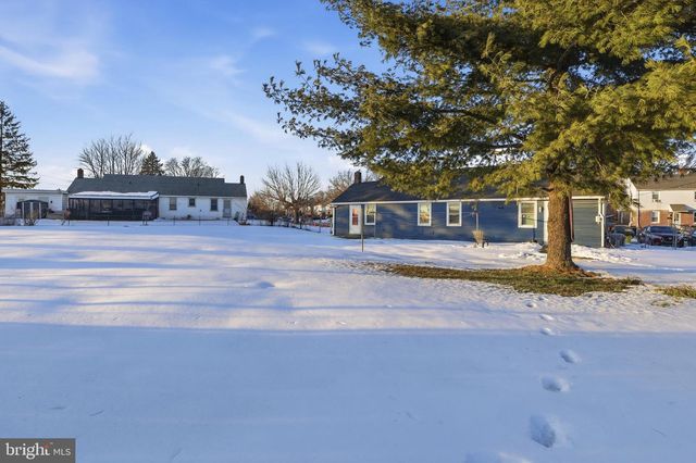 1058 KELLY DR, York, PA 17404