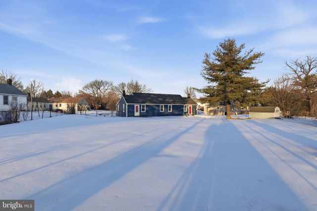 1058 KELLY DR, York, PA 17404