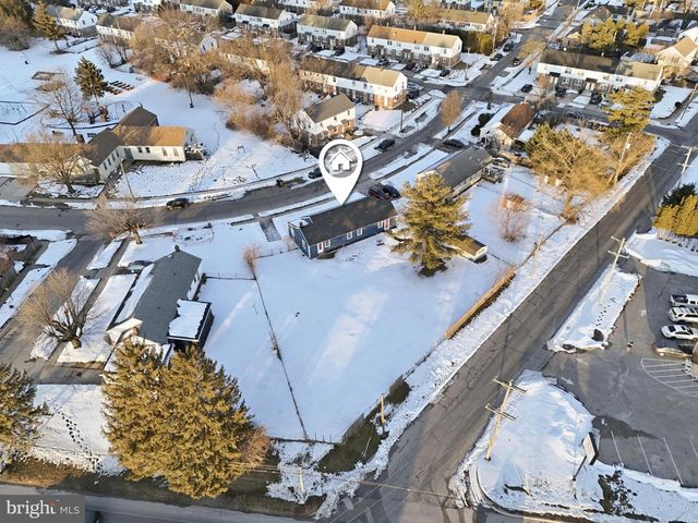 1058 KELLY DR, York, PA 17404