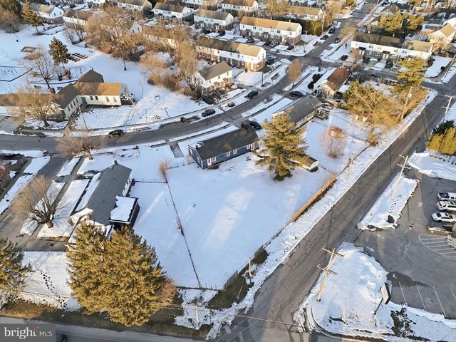 1058 KELLY DR, York, PA 17404