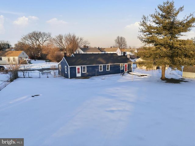 1058 KELLY DR, York, PA 17404