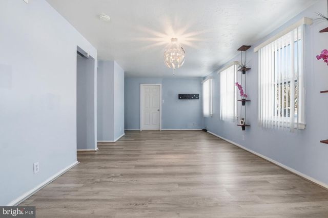 1058 KELLY DR, York, PA 17404