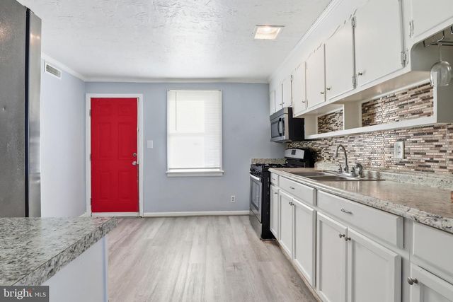 1058 KELLY DR, York, PA 17404