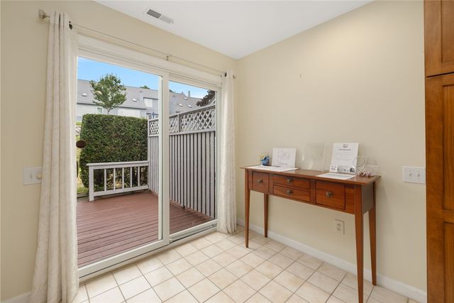 95 Nipmuc Trail B, North Providence, RI 02904