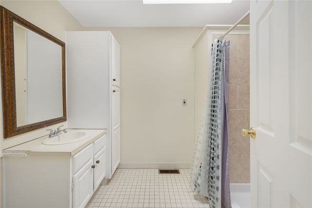 95 Nipmuc Trail B, North Providence, RI 02904