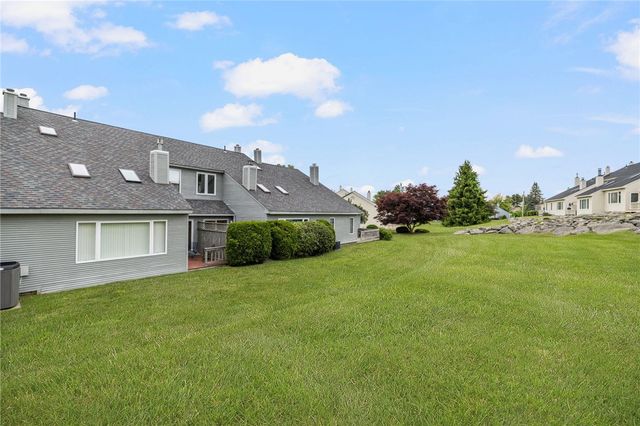 95 Nipmuc Trail B, North Providence, RI 02904