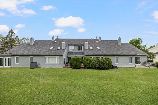 95 Nipmuc Trail B, North Providence, RI 02904