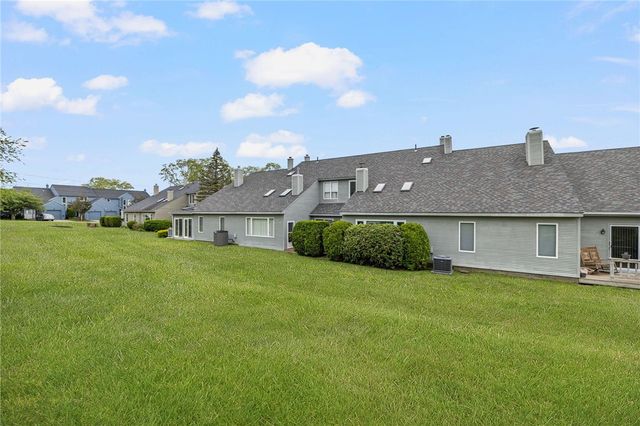 95 Nipmuc Trail B, North Providence, RI 02904