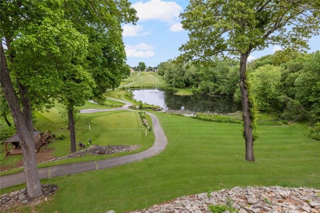 95 Nipmuc Trail B, North Providence, RI 02904