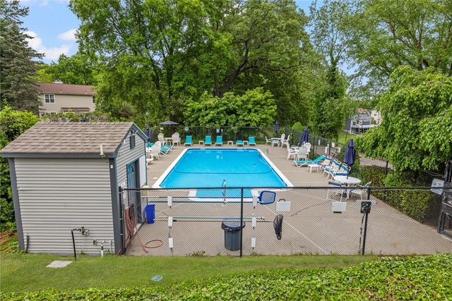 95 Nipmuc Trail B, North Providence, RI 02904