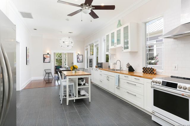 227 Florida St, San Antonio, TX 78210