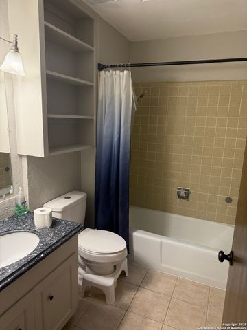 5634 Charlie Chan, San Antonio, TX 78240