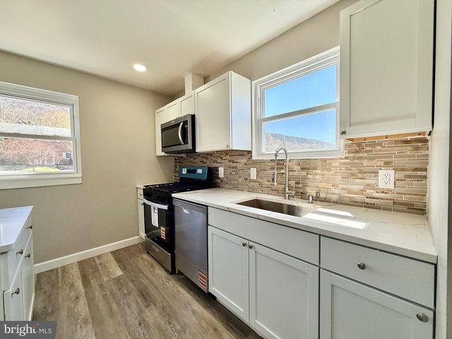 1223 DEER RUN, Reading, PA 19606