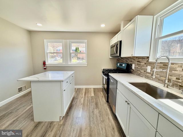 1223 DEER RUN, Reading, PA 19606