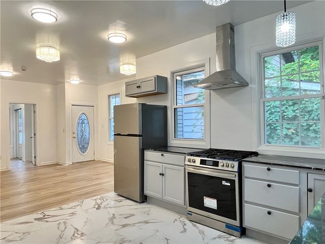 25 Lorenzo Street, Rochester, NY 14611