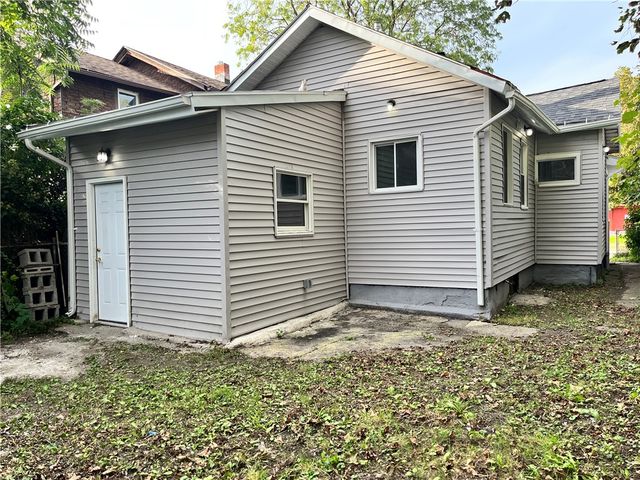 25 Lorenzo Street, Rochester, NY 14611