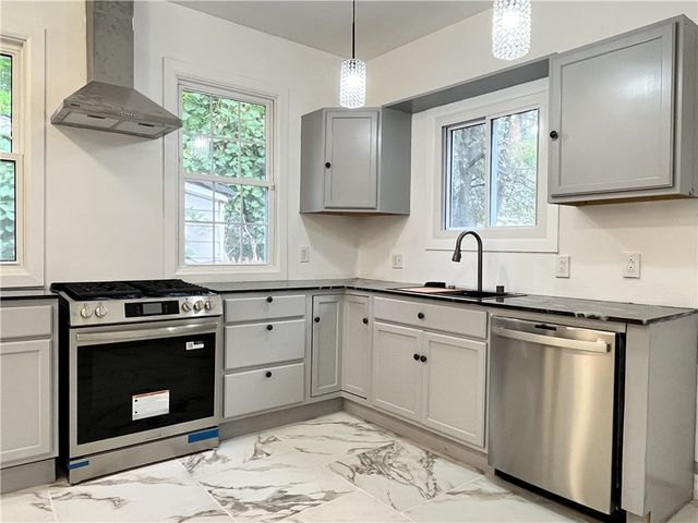 25 Lorenzo Street, Rochester, NY 14611