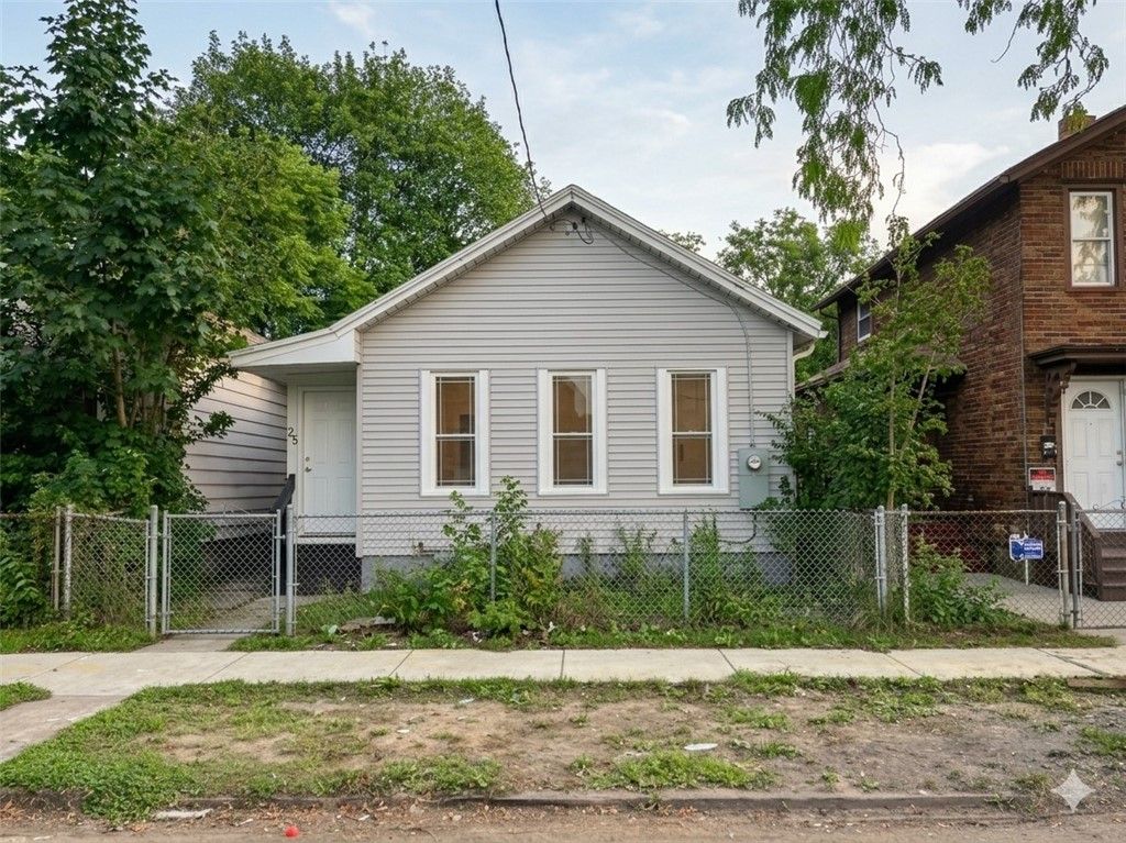 25 Lorenzo Street, Rochester, NY 14611