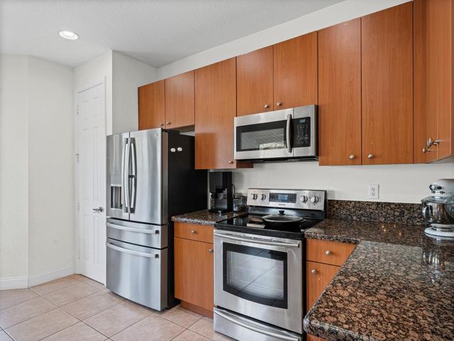 167 Catania Way, Royal Palm Beach, FL 33411