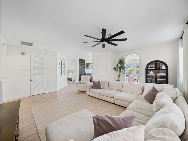 167 Catania Way, Royal Palm Beach, FL 33411