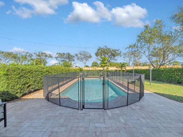 167 Catania Way, Royal Palm Beach, FL 33411